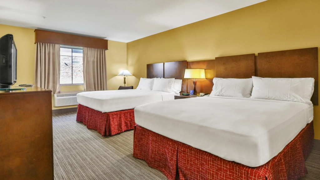 Holiday Inn Express & Suites Houston South - Near Pearland by IHG