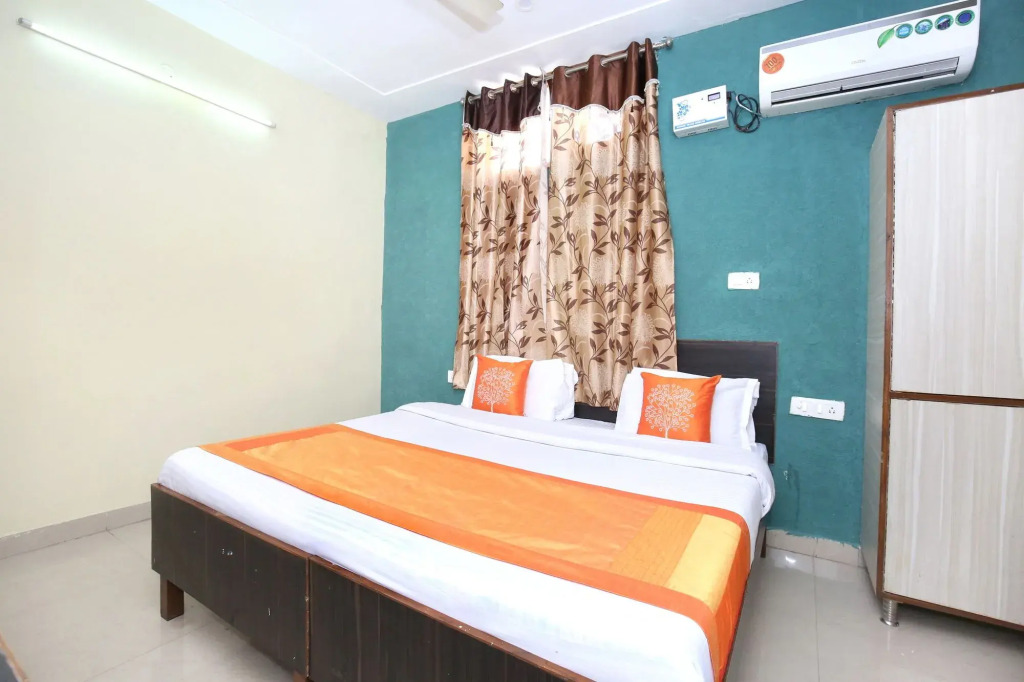 OYO 11502 Hotel Grande