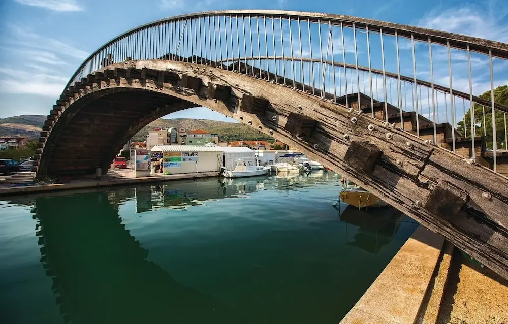 Awesome Home in Trogir with WiFi, 3 Bedrooms & Hot Tub