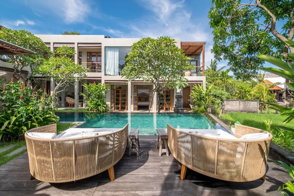 Stunning 4BR Private Villa in Canggu