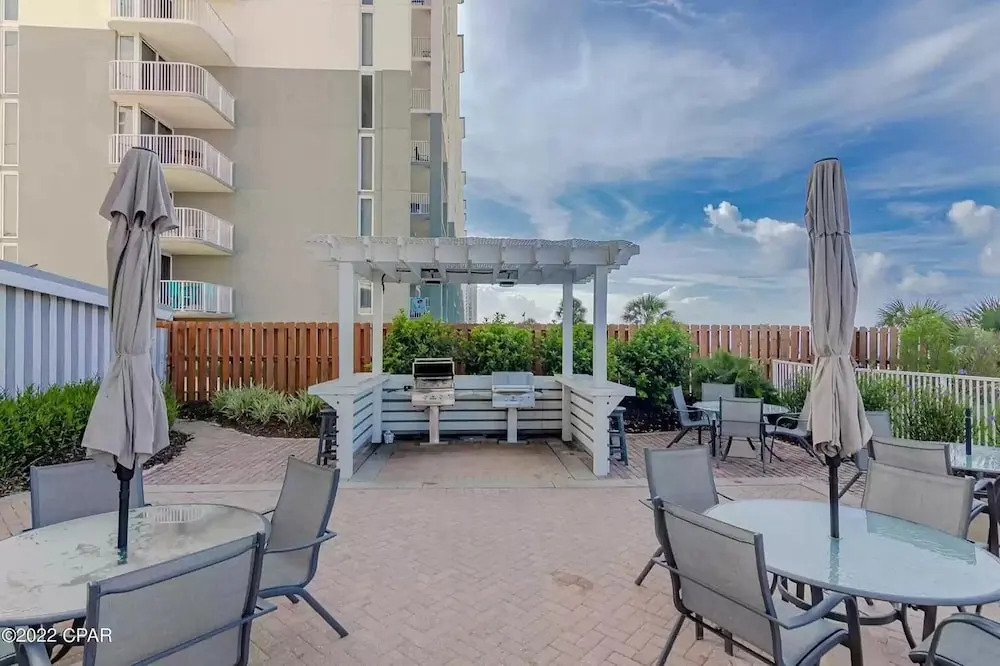 Twin Palms 1701