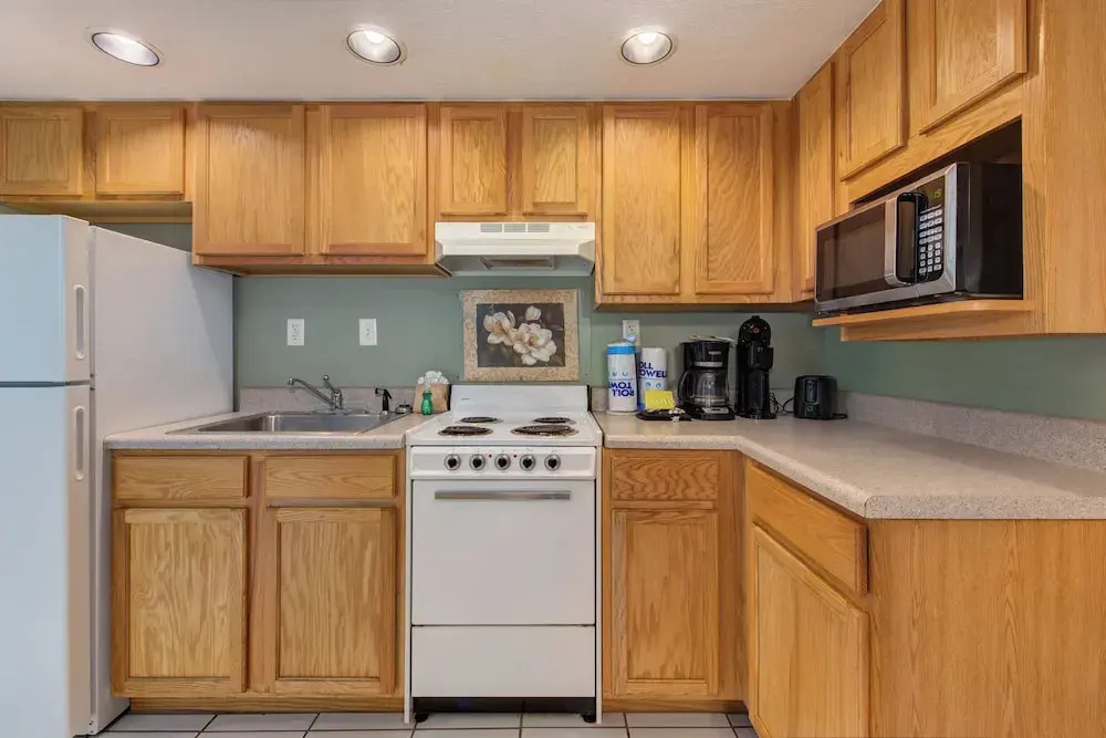 Colonial Crest Condo Unit #113