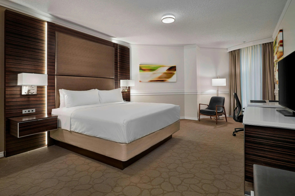 Delta Hotels by Marriott Edmonton Centre Suites