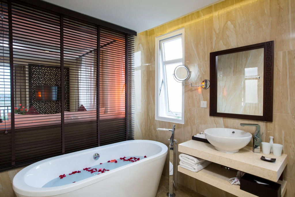 Royal Riverside Hoi An Hotel-Newly Renovated & Reopened