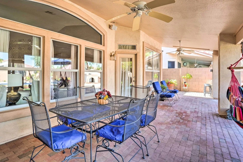 Elegant Peoria Home: Pool, Putting Green, Fire Pit
