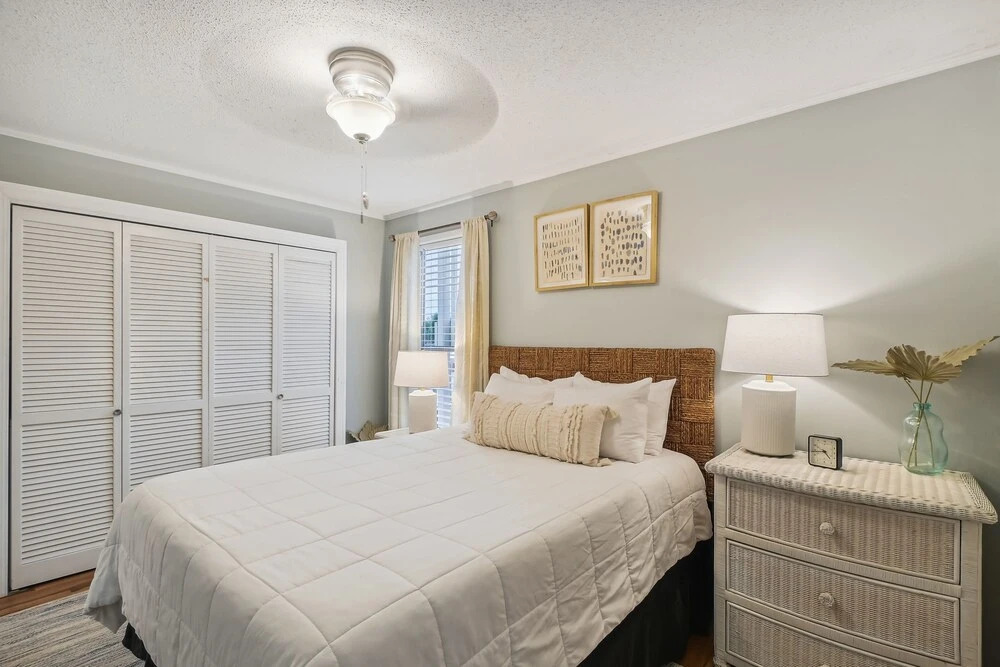 SPC 1034 is a Pet Friendly 1 BR with Free Beach Service for 2! by RedAwning