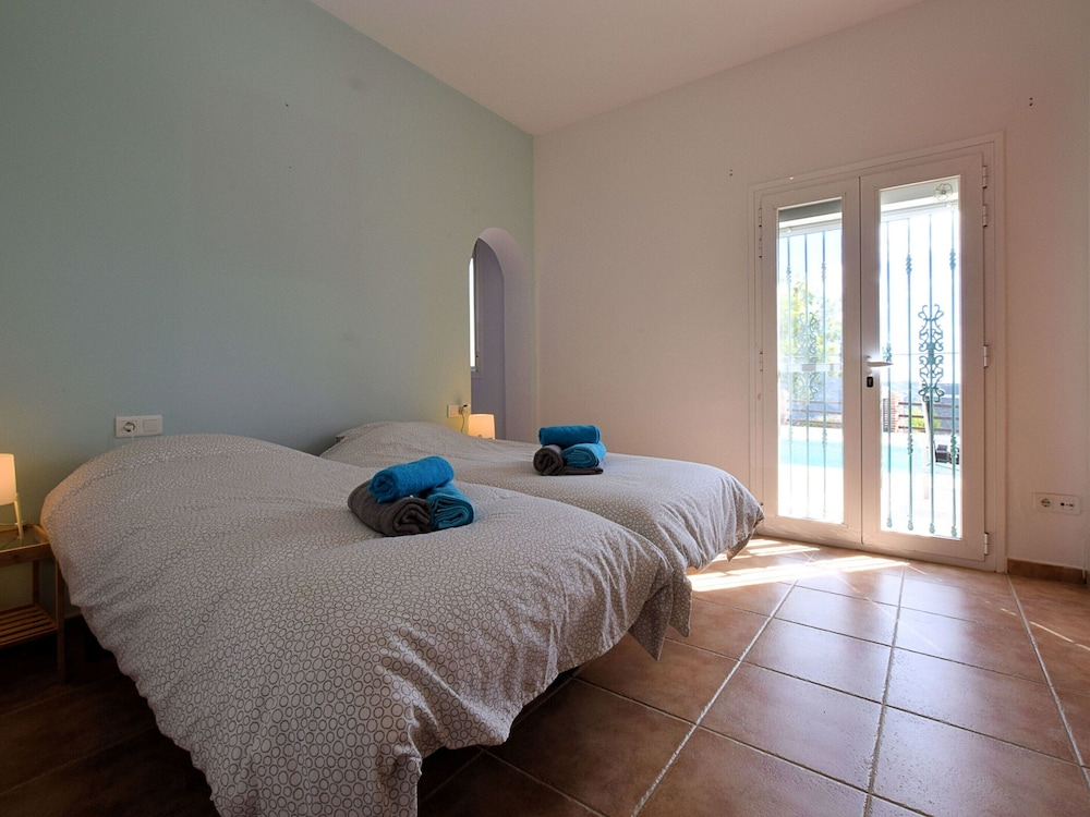Spacious Villa with Hot Tub in Arenas