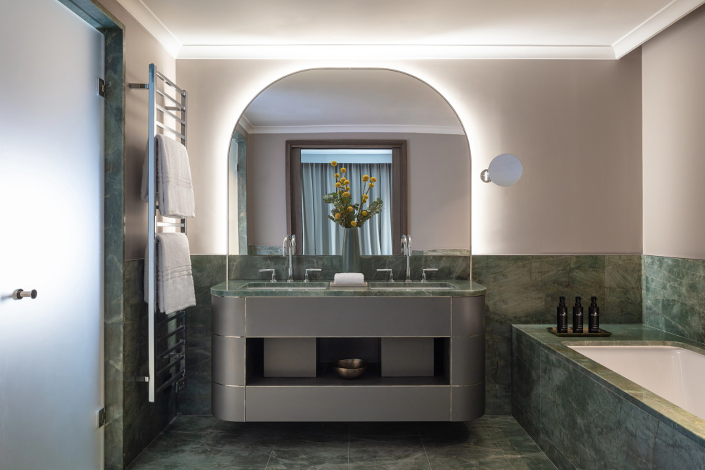 Anantara Plaza Nice Hotel - A Leading Hotel of the World