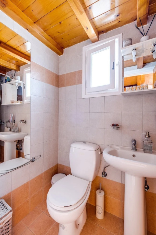 Paradise, Traditional Cycladic House