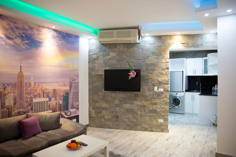 One Bedroom Apart Deep Purple by Pool