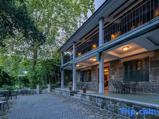 Linshu Hotel (Yinshan Street Transfer Store in Moganshan Scenic Area)
