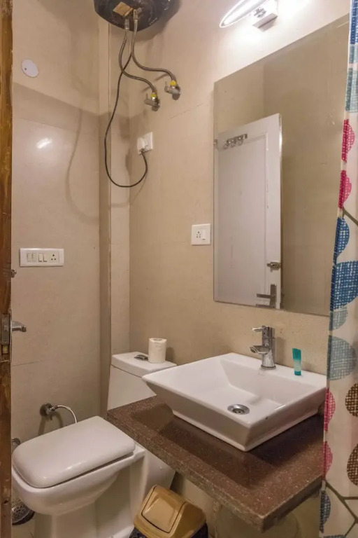 Room-hauz Khas 3 Rooms BnB