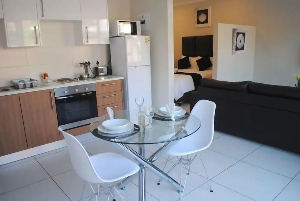 86 Edison Self Catering
