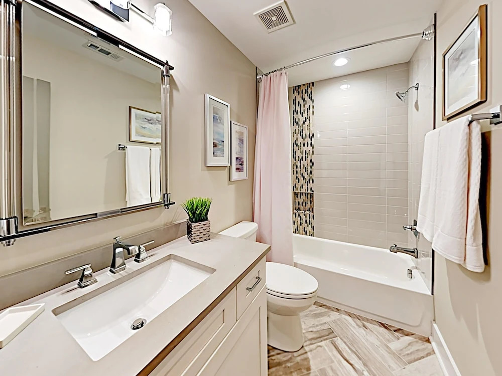 1011A 12th Ave North - 3 Br Townhouse