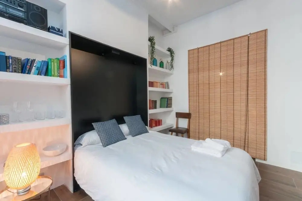 Amazing One Bed Apartment, Sleeps 4 in Madrid