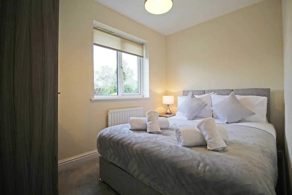 3 Bedroom Holiday Home With River Views