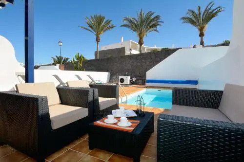 Lanza Coloradas 20, heated pool