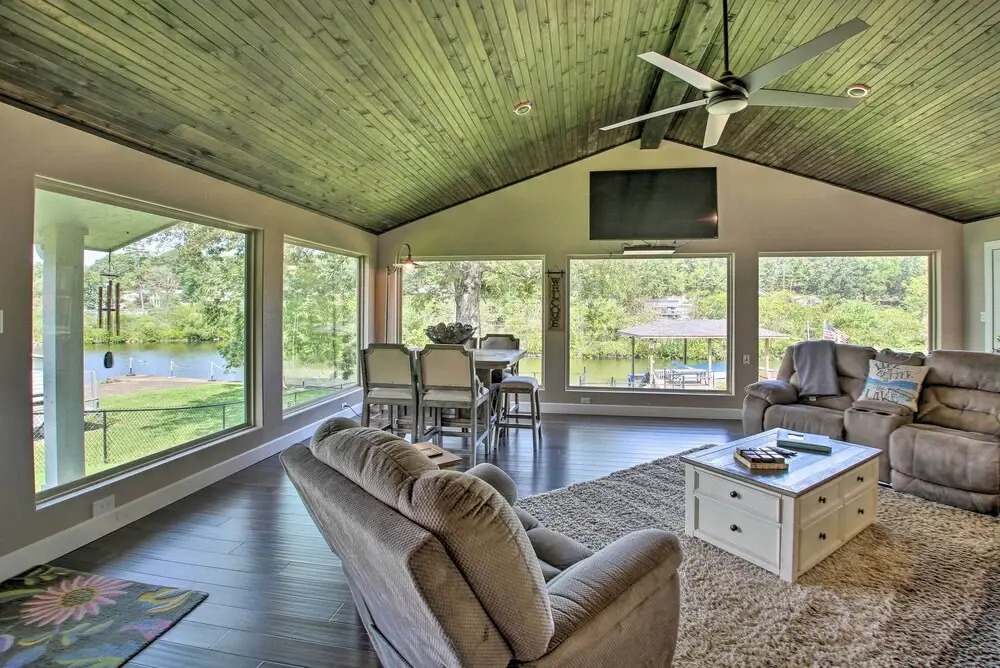 Lakefront Haven Near Oaklawn & Casino Resort!