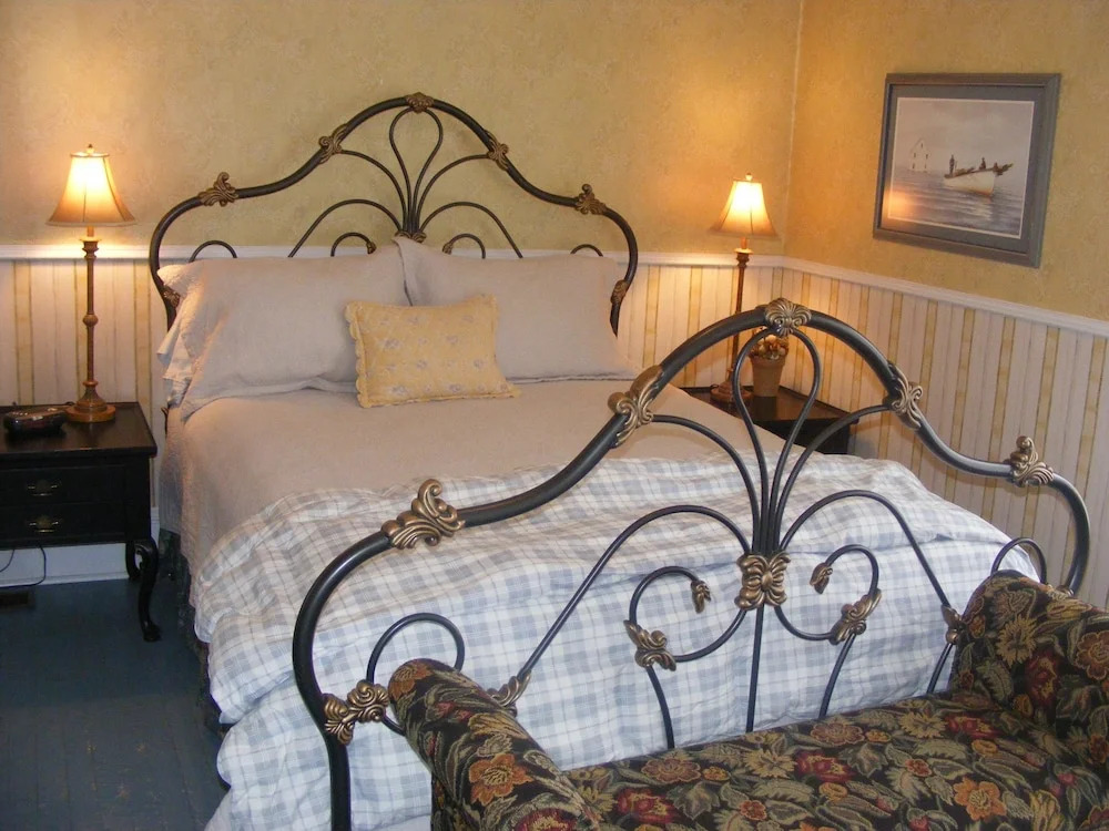 Rothesay House Heritage Inn B&B