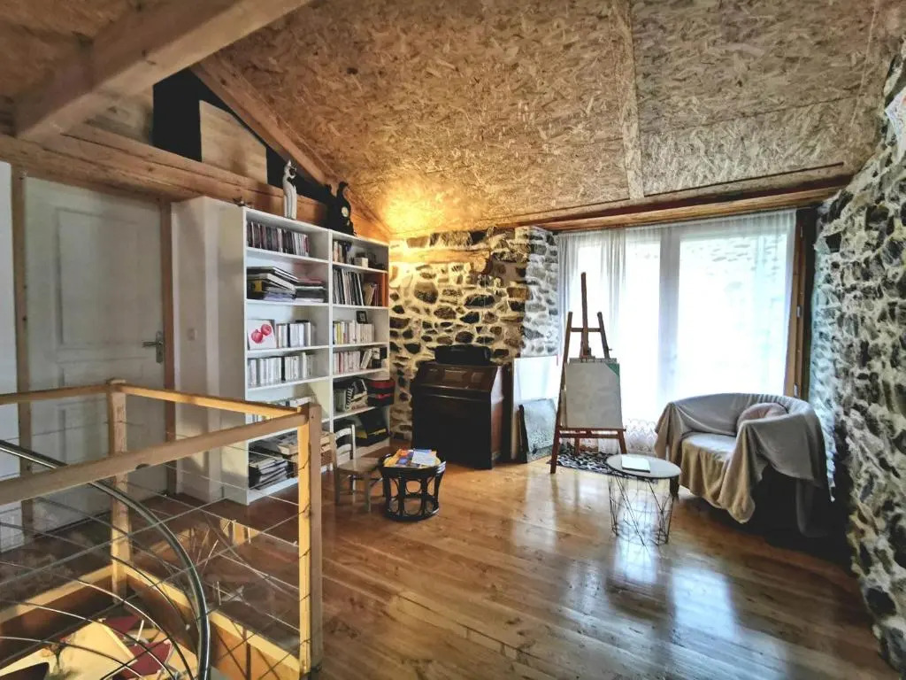 Charmante maison dans les gorges de la Loire avec terrasses et poêle à bois - FR-1-582-319