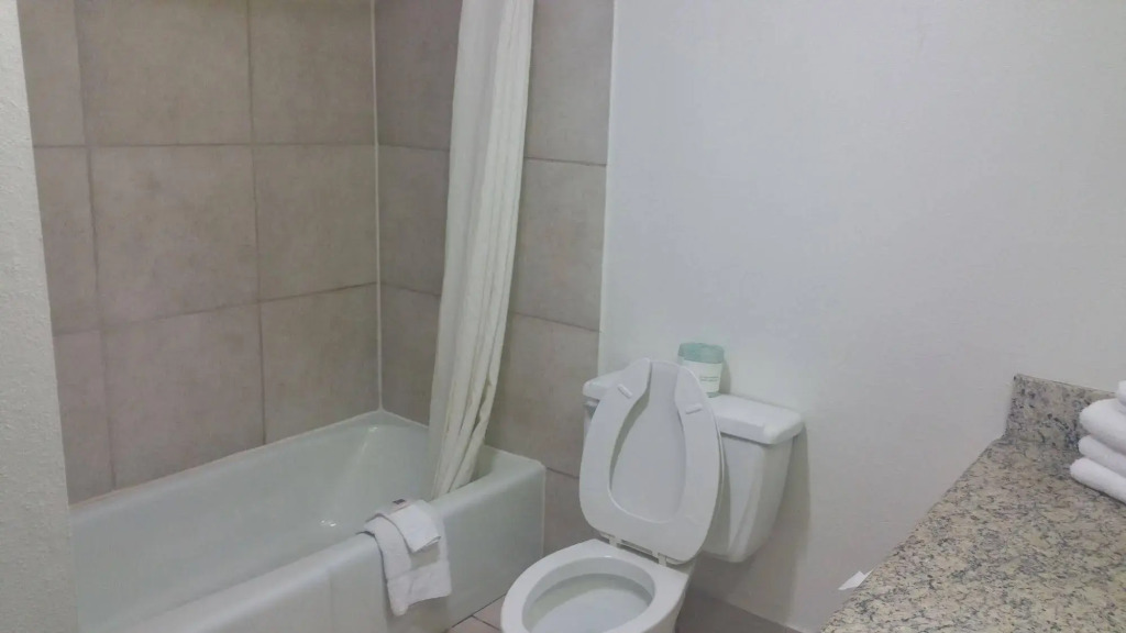 Travelodge by Wyndham LaFayette
