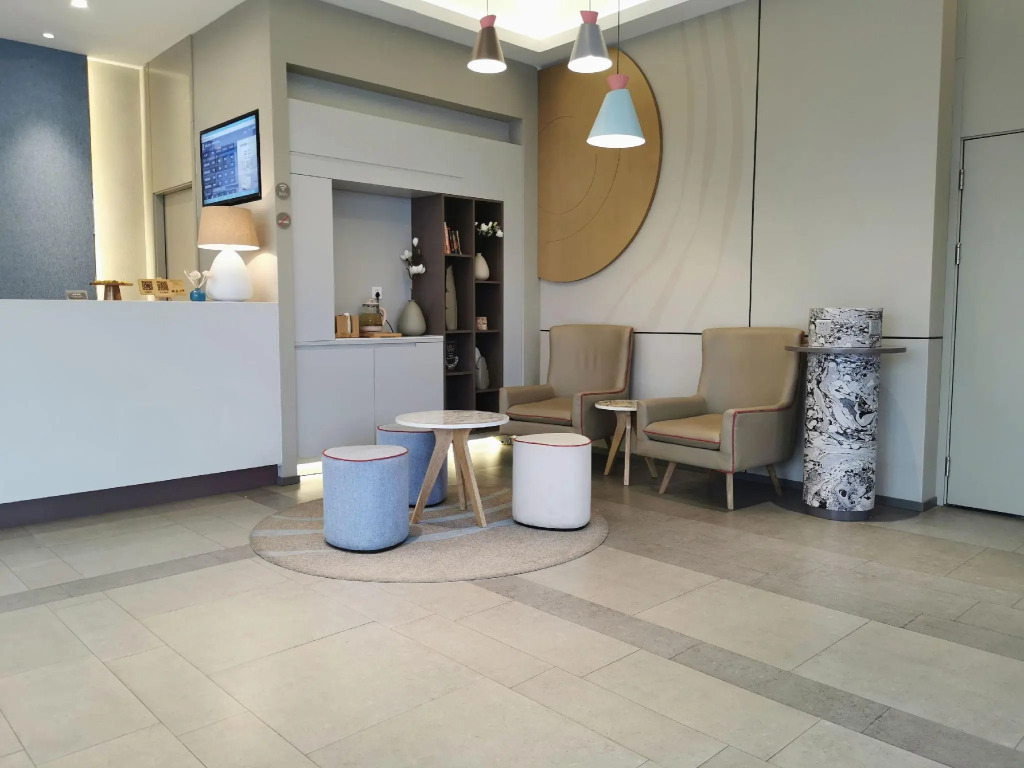 Atour Hotel Jinhua Bayi South Street Subway Station