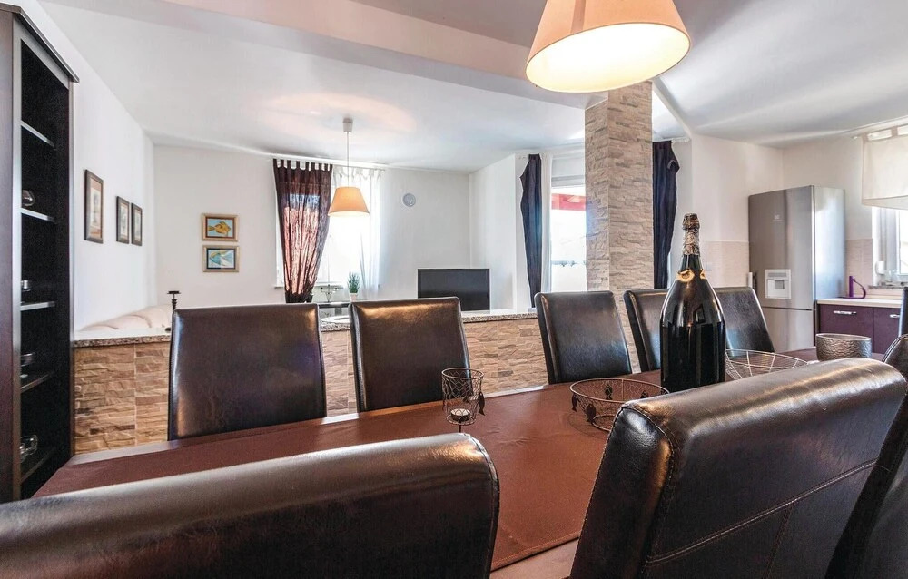 Stunning Home in Vodnjan With Wifi and 6 Bedrooms