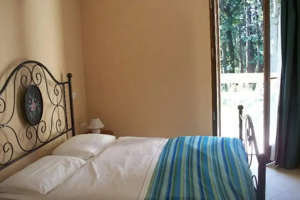 Cottage in Intra With Lake and Mountain Views