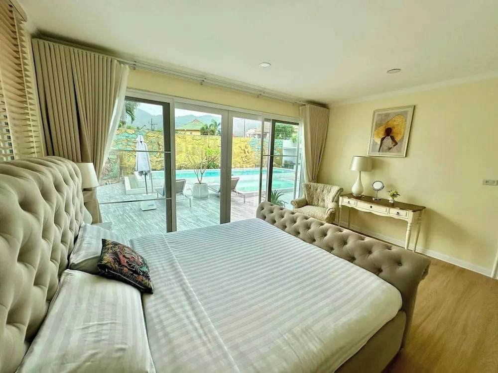 5 Bedrooms Villa 5 min walk to Bangtao beach