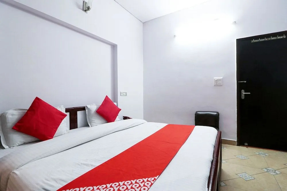 Oyo 6786 Ashu Villa Guest House