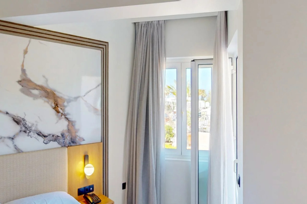 Chrispy Beach Resort, Agia Marina
