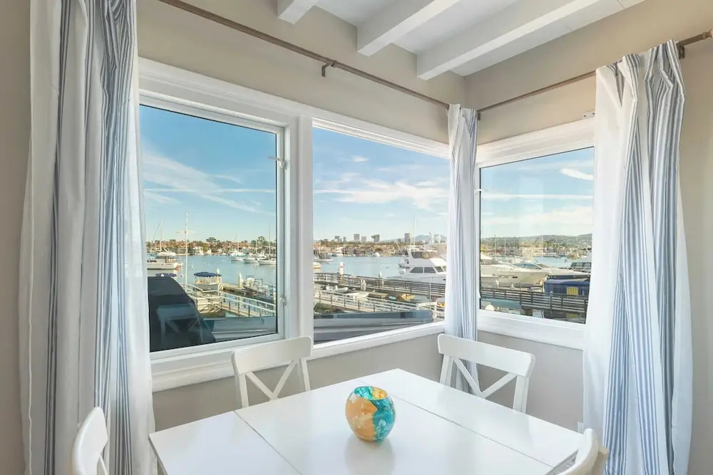 Stylish Newport Condos w/ Dock Access, Walk to Balboa Fun Zone and Beach