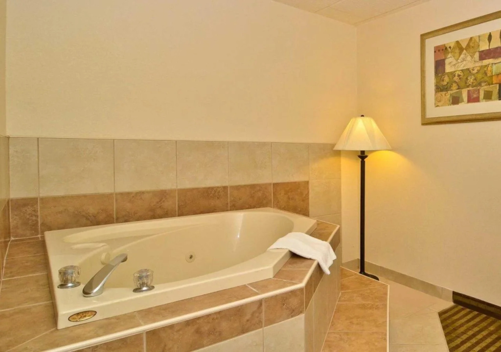 Quality Inn & Suites Indiana South