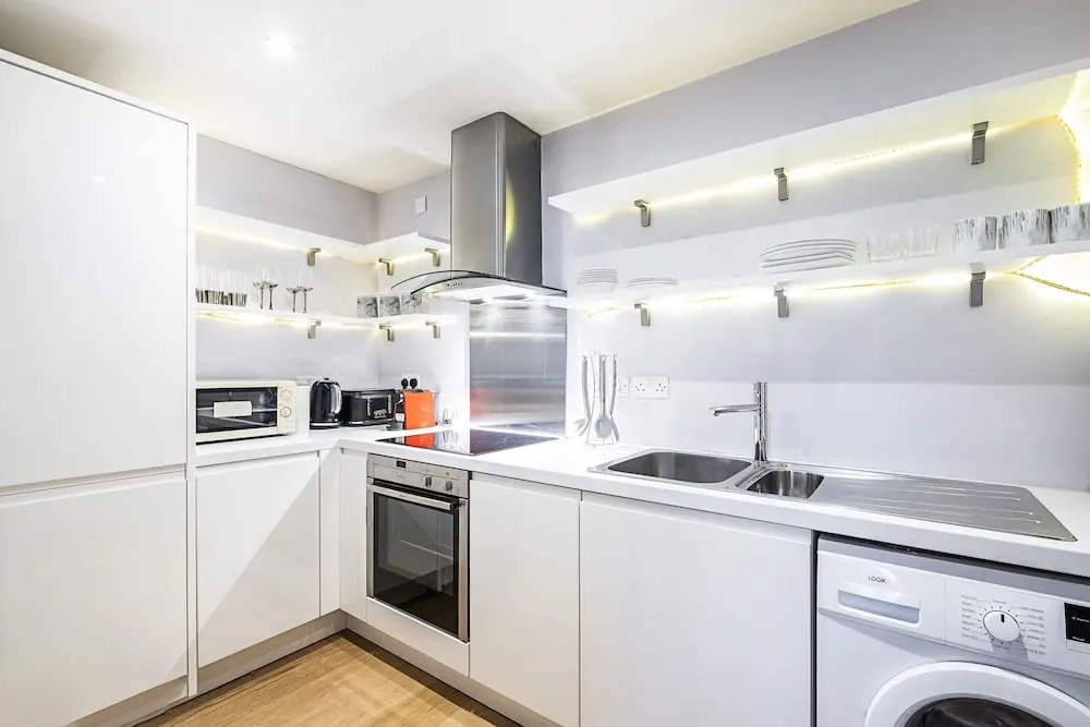 Bridgwalk Apartment by Flexystays