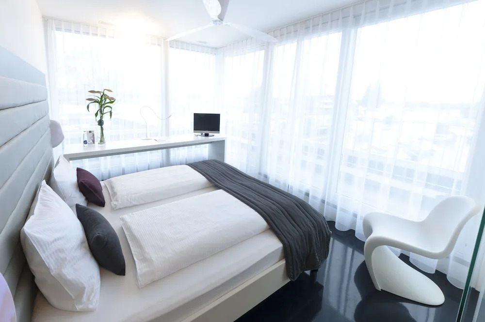 Sky Motel