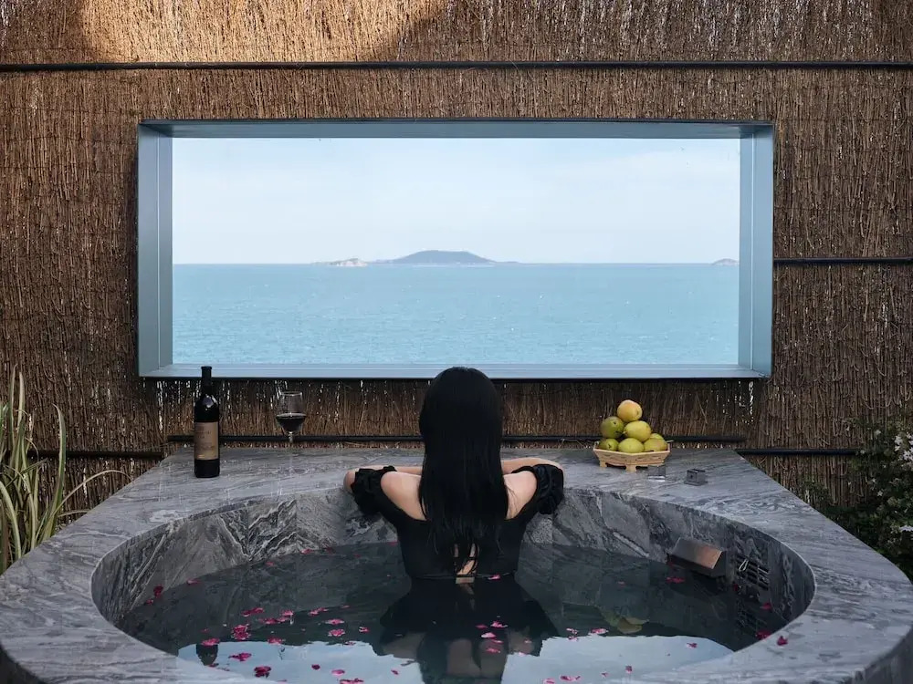 Qingdao Innland sea-view designer hot spring hotel