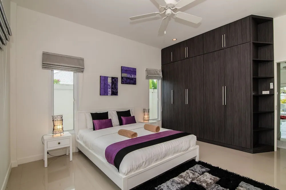 Hua Hin Pool Villa with 4 Bedrooms L50