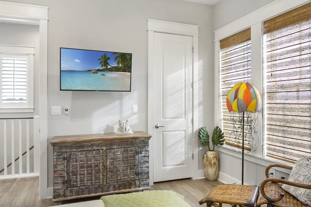 New Listing! New : Pool, Golf Cart, Near Beach 4 Bedroom Home