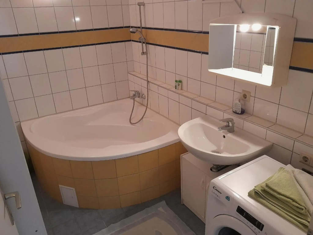 Serviced Apartment with Sunny Balcony