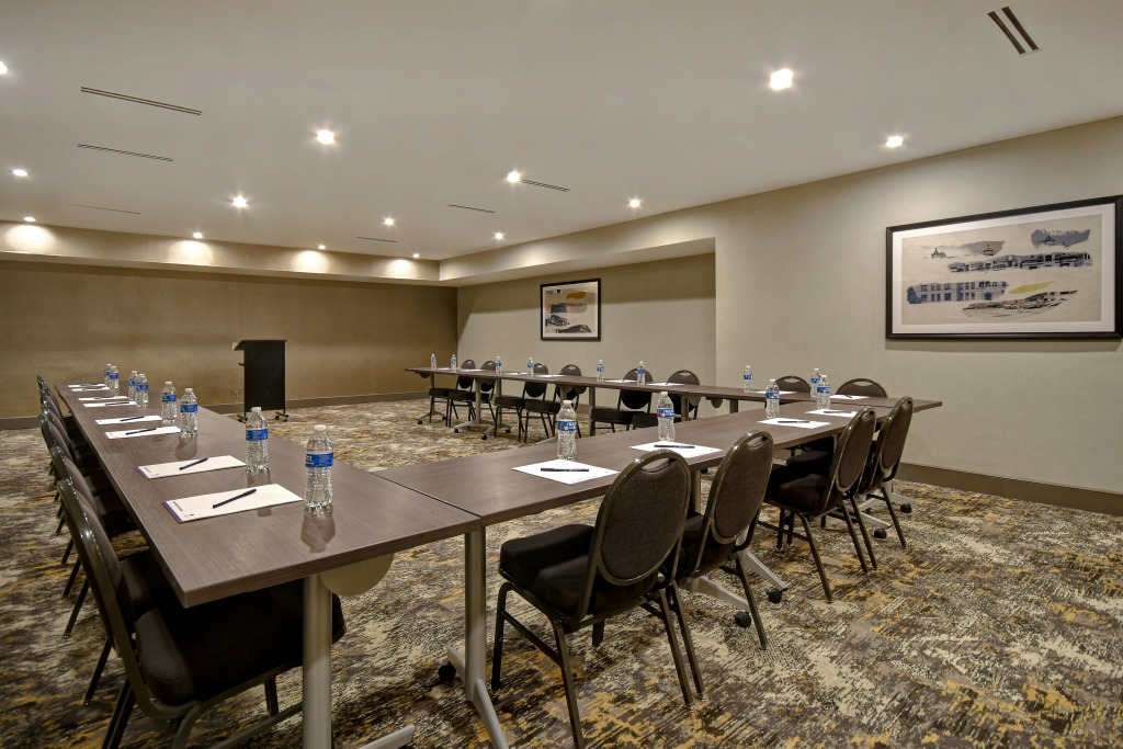 DoubleTree by Hilton St. Louis Airport, MO