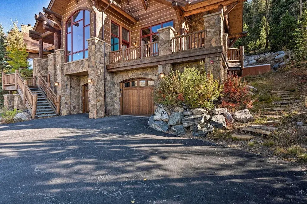 Hilltop Breck Home: Hot Tub, Views & Walk to Town