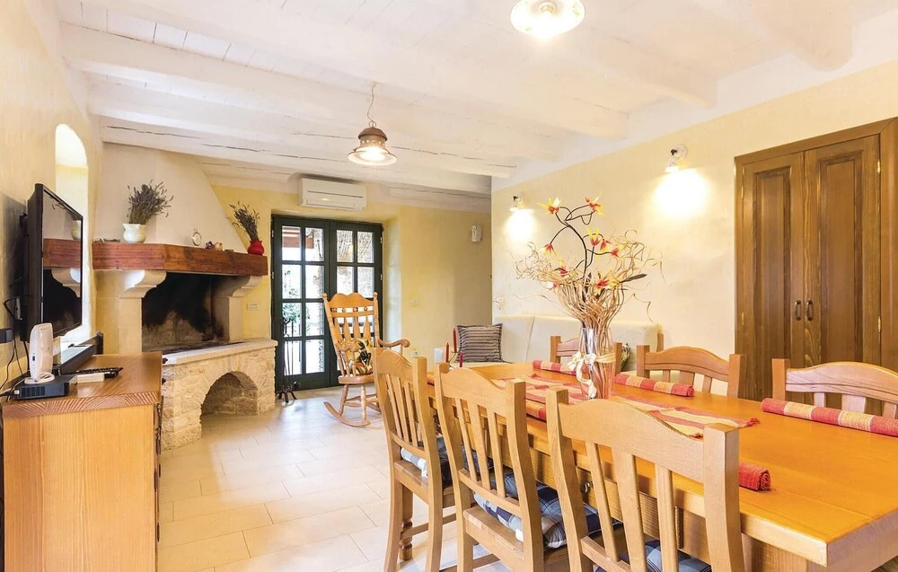 Amazing Home In Sisan