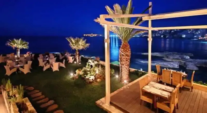 Cavo Seaside Suites