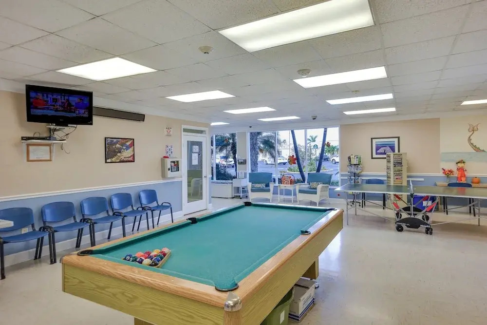 Ocean Access, Mini Golf & Pools: Jensen Beach Gem