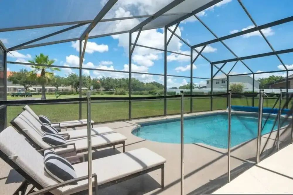 Spacious 4 bed 3 Bath Pool Home