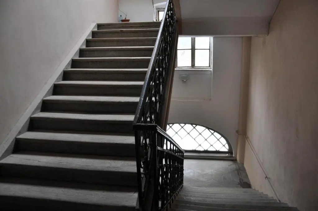 Black Gate - 2 Bedroom Apartment in the Heart of Old Town with Free Private Secured Parking