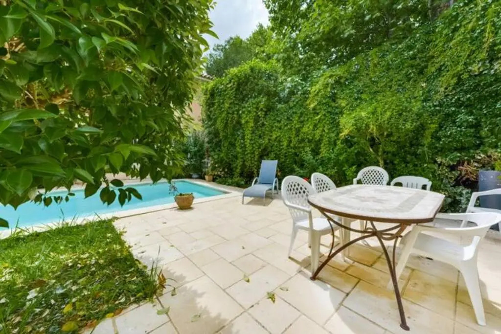 MAGNIFIQUE VILLA À 10 MINUTES À PIED DU CENTRE-VILLE D'AVIGNON WiFI GRATUIT