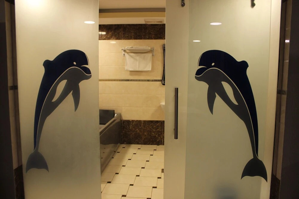 Dolphin Resort - Families only