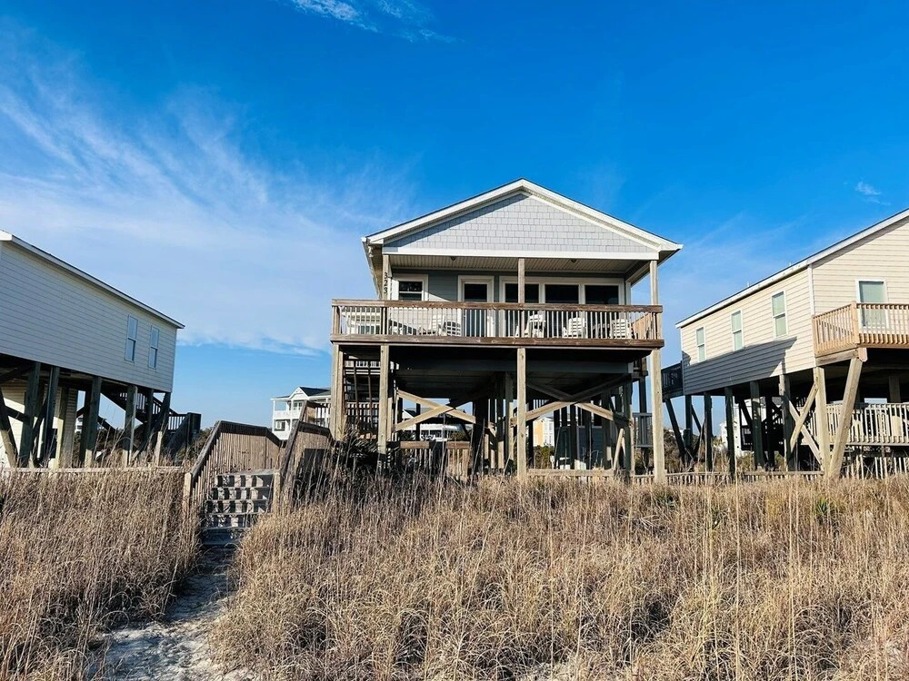 Sea It All 2 Bedroom Home by RedAwning