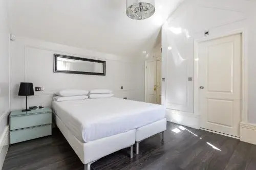 Stanhope Mews West II by Onefinestay